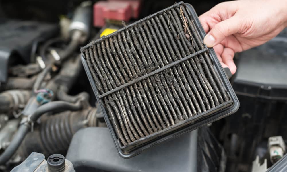 How Often to Change Air Filter in a Car? (4 Signs)